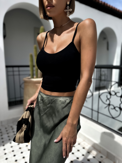 Černý elastický crop top NALISA s vycpávkami (Veľkosť ONESIZE)